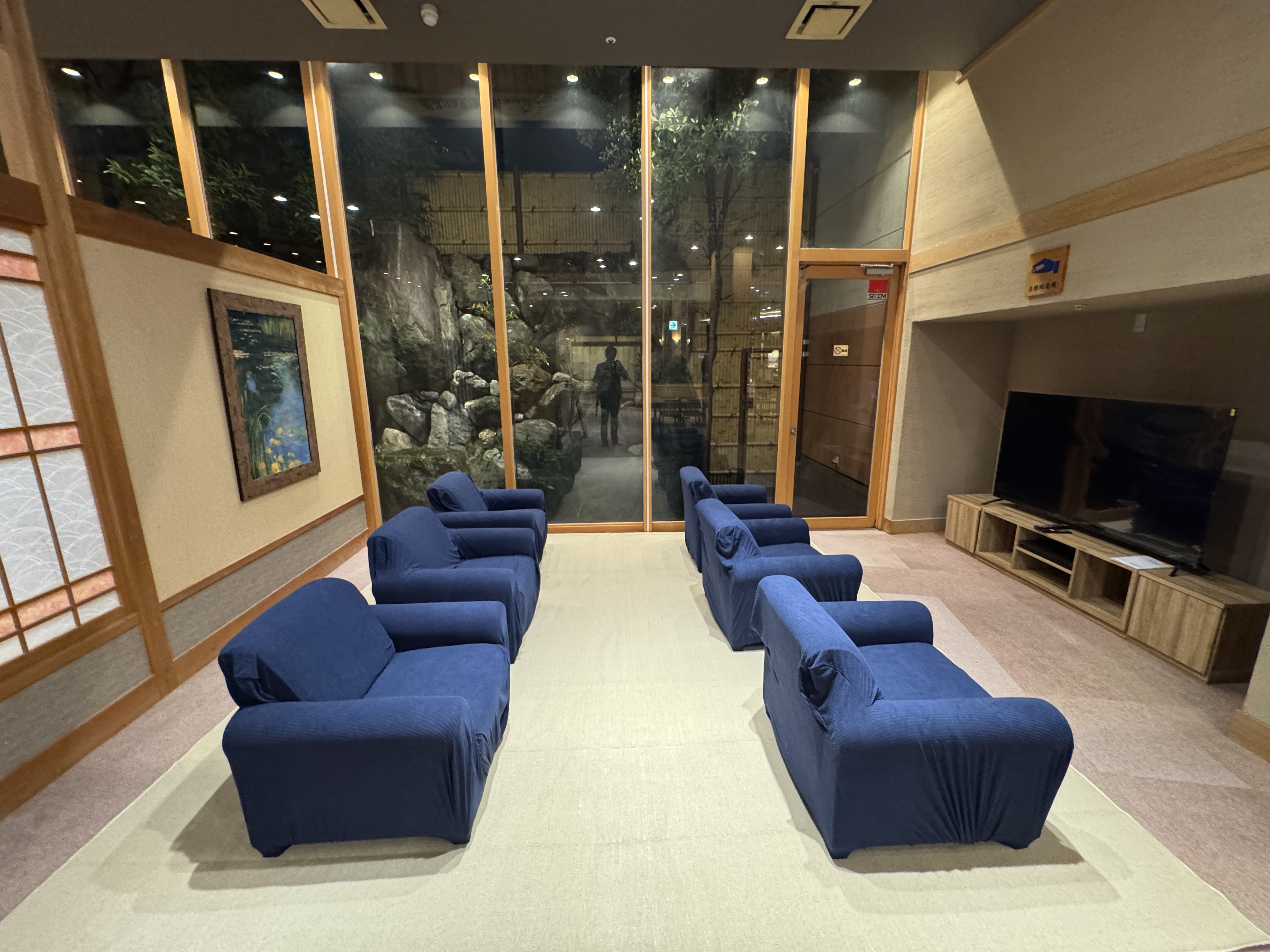 満天の湯可部店にある、SHARE LOUNGE iMAですてきな夏休みを！